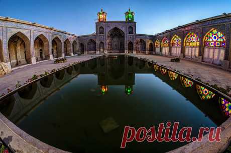 Nasir ol Molk Mosque - Wikipedia