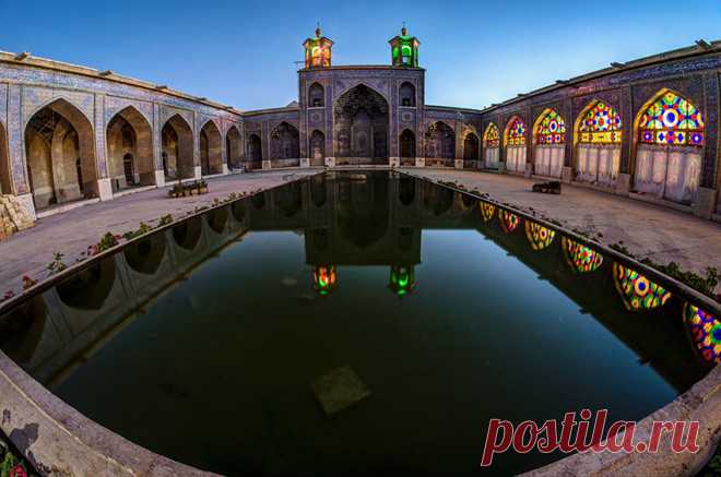 Nasir ol Molk Mosque - Wikipedia