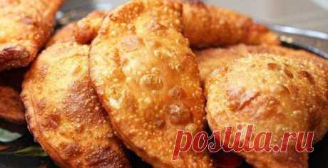 Чебуреки получаются очень вкусными.