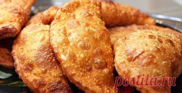 Чебуреки получаются очень вкусными.