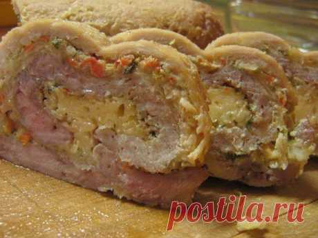 Рулет мясной с сыром