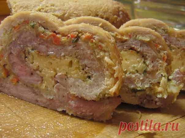 Рулет мясной с сыром