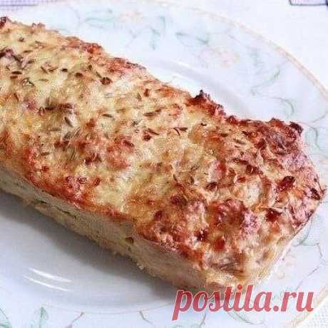 Мясной "хлеб"
на 100грамм - 131.44 ккалБ/Ж/У - 14.14/7.24/2.61

Ингредиенты:
Фарш куриный 400 г
1 яйцо (у нас 2 желтка)
1 луковица
Сыр маложирный твердый 100 г
Помидор 1 шт.
Томатная паста 1-2 ст. л.
Зелень
Соль, перец и зира по вкусу

Приготовление:
Порежем лук кубиком и тушим в водичке.
Фарш перемешаем с остывшим луком, яйцом, солью и специями.
Порежем половину или чуть больше сыра маленькими кубиками, помидор кружками.
Добавим сыр и порезанную зелень в фарш. Перемешаем ...