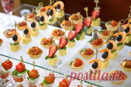Простые и вкусные закуски на праздничный стол на скорую руку: 25 рецептов 25 простых вариантов вкусных закусок для праздничного стола. Красивые тарталетки, бутерброды, канапе, которые готовятся на скорую руку из доступных продуктов.