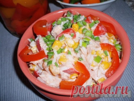 Салат с тунцом, кукурузой и болгарским перцем - 7 пошаговых фото в рецепте