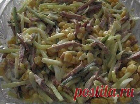 &quot;Cалат &quot;Соломка&quot;

Ингредиенты:
Банка консервированной кукурузы
300 г. копченой колбасы 
2 свежих огурца 
4 яйца(вареных вкрутую)
майонез для заправки

Приготовление:
1. С кукурузы слить рассол.
2. Яйца очистить.
3. Огурцы вымыть.
4. Яйца, колбасу и огурцы нарезать тонкой соломкой.
5. Смешать все ингредиенты, посолить, поперчить, заправить майонезом.
•••подробнее