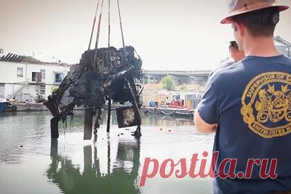 На Украине подняли со дна «катер Брежнева». На Украине со дна Черного моря в Одесском порту подняли затонувший катер «Буревестник», в советские времена известный как «катер Брежнева». Операцию осуществили в рамках военных учений Sea Breeze, судно со дна поднимали силами водолазов из Украины и США. Остатки затонувшего корабля мешали судоходству.