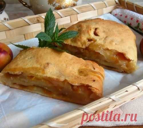 Сливово-яблочный пирог