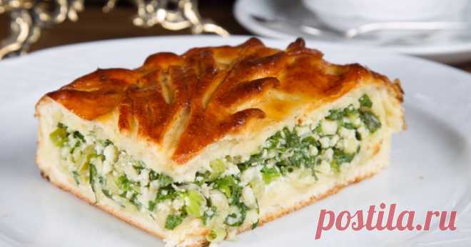 Заливной пирог с луком и яйцом