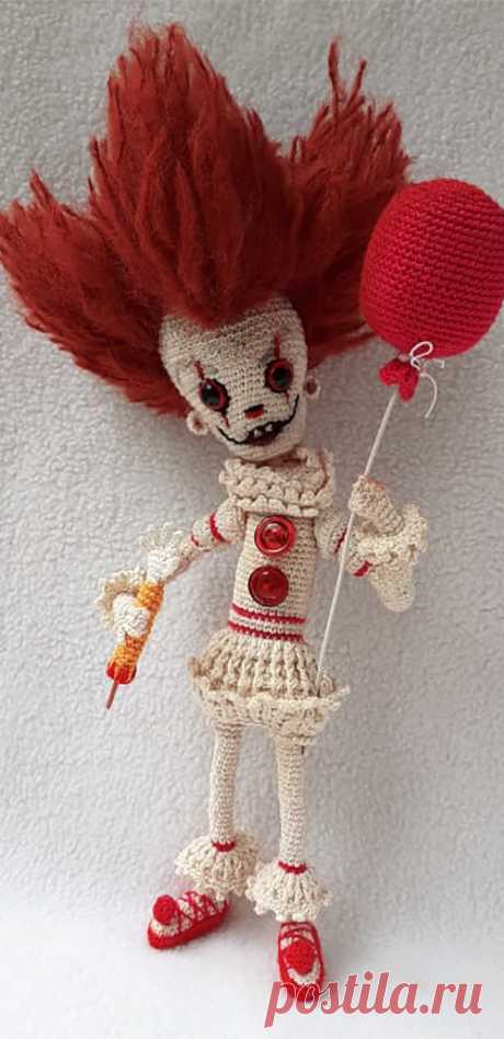 PDF Клоун Пеннивайз крючком. FREE crochet pattern; Аmigurumi doll patterns. Амигуруми схемы и описания на русском. Вязаные игрушки и поделки своими руками #amimore - кукла, куколка, клоун из фильма ужасов &quot;Оно&quot;.