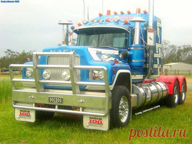 ROAD TRAINS | AUSTRALIAN TRUCKS