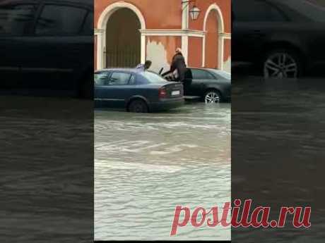 #девушка и #море #потоп в Хорватии