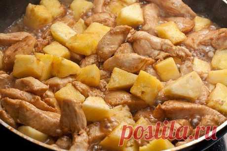 Курица с ананасами