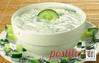 Вкуснейший ОГУРЕЧНЫЙ Соус!
Готовлю этот соус на Все ТОРЖЕСТВА, так как не все гости кушают майонез. Когда я в первый раз приготовила, даже и не думала, что он вызовет такой восторг гостей.Со стола его просто смели и потом попросили добавки.Изумительно ВКУСНЕЙШИЙ и ПРОСТОЙ в приготовлении Соус для Овощей, Мяса, Хлеба и всего того, с чем едят майонез. Особенно с ним вкусны салаты!
Приготовление:
1. Натереть один средний огурец на крупной терке и слегка отжать сок.
2. Добавит...