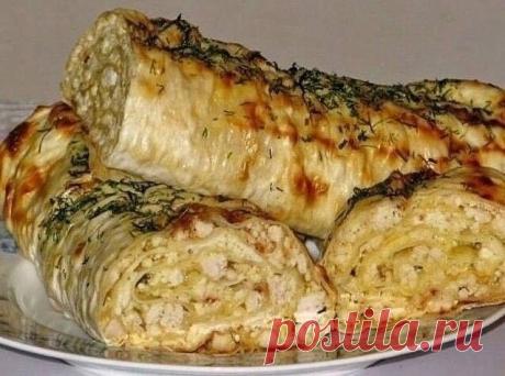 Фаршированный" лаваш, запечённый в духовке.
Вкусно, пальчики оближешь!
⠀
Что нужно:
Тонкий армянский лаваш
Мясо или любые изделия из него на ваш вкус
Сыр твёрдый
Помидор
Болгарский перчик
Зелень любая на ваш вкус
Майонез или сметана
Соус томатный
Специи
⠀
Приготовление:
1. Лаваш намазать смесью из майонеза и томатного соуса (для противников майонеза можно использовать сметану, я пробовала получается одинаково вкусно).
2. Сыр потереть на тёрке и выложить на лаваш.
3. Мясо и...