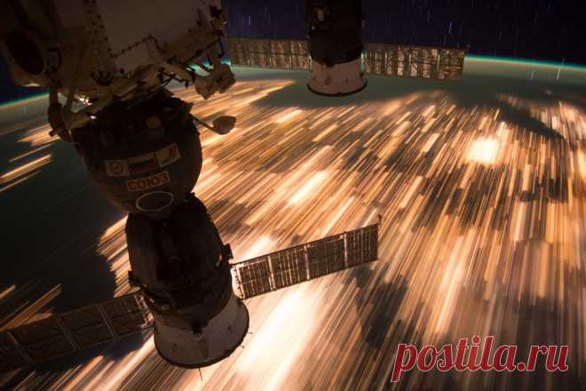 На МКС сняли стремительный полет над Землей - Новости Общества - Новости Mail.Ru