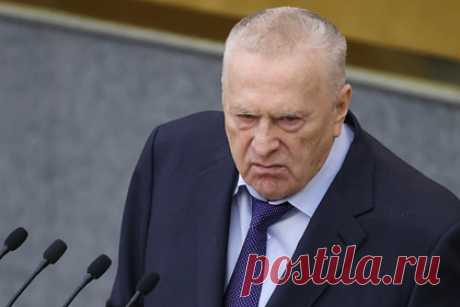 Врач назвал ключевой вопрос о нахождении Жириновского в больнице. Крайне важный вопрос в истории с госпитализацией лидера ЛДПР Владимира Жириновского, о состоянии которого сейчас очень мало информации, сняли его с аппарата искусственной вентиляции легких (ИВЛ) или нет, считает врач-иммунолог Николай Крючков. Своим мнением он поделился с «Лентой.ру».