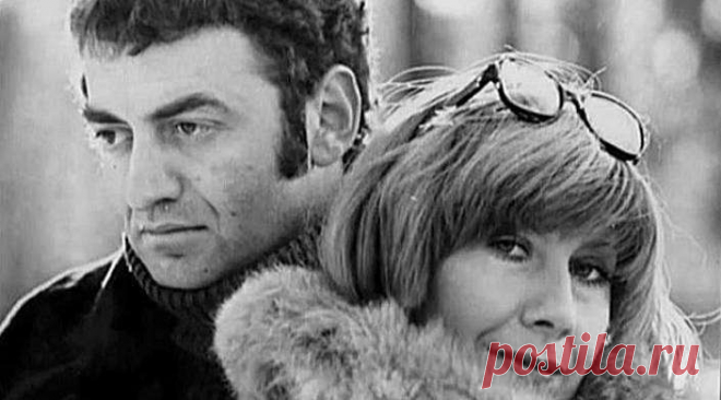 «Гриши больше нет. Учись жить одна» Гриша! Я видела, как ты умирал. Я врывалась в комнату, где ты лежал, но врачи выпроваживали меня. Когда я вошла в последний раз, ты закрывал глаза, как оказалось, навсегда.