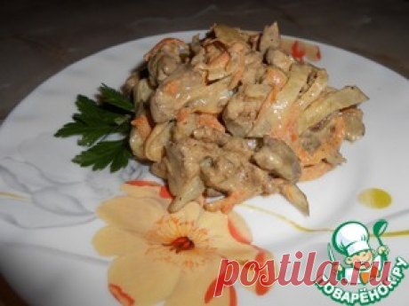 Салат с печенью и кислым огурчиком - кулинарный рецепт