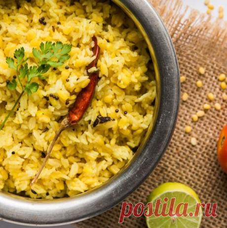 РЕЦЕПТЫ КИЧАРИ ДЛЯ ВСЕХ ТИПОВ КОНСТИТУЦИИ!

Кичари — это совершенная пища, которая легко переваривается, дает силу и жизнестойкость. Она питает все ткани тела. Это прекрасная пища для очищения и омоложения клеток.

После этих слов становится понятно, почему смесь риса с лущеным машем (мунг далом) и специями является, пожалуй, одним из главных блюд в аюрведической кулинарии.

Все приведенные ниже рецепты кичари имеют целебные свойства и подходят людям всех типов пракрити. Е...