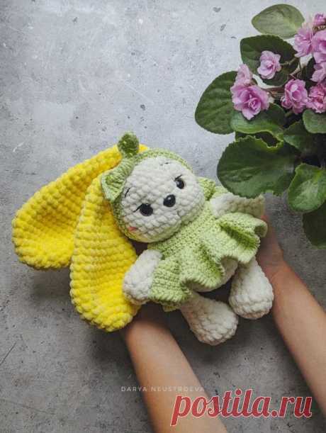 PDF Заюша из плюша крючком. FREE crochet pattern; Аmigurumi toy patterns. Амигуруми схемы и описания на русском. Вязаные игрушки и поделки своими руками #amimore - зайка из плюшевой пряжи, заяц, плюшевый зайчик, кролик, зайчонок в платье, крольчонок.