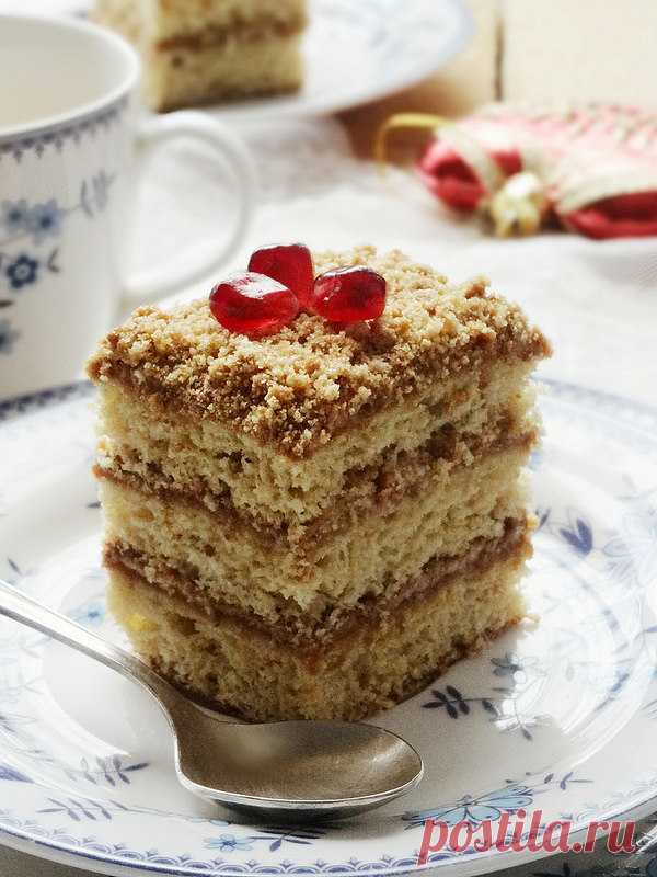 Медовое пирожное с кремом из вареной сгущенки