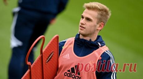 Пиняев, Чалов и Обляков — в стартовом составе сборной России на матч с Камеруном. Российский футбольный союз (РФС) опубликовал стартовый состав национальной команды на товарищеский матч со сборной Камеруна. Читать далее