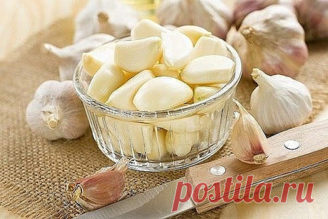 КАК ЧЕСНОК СПАСАЕТ ОТ НОВООБРАЗОВАНИЙ НА КОЖЕ? 

Есть очень эффективный рецепт для того, чтобы избавиться от БОРОДАВКИили папилломы, которые появились на коже и вызывают опасения, ведь случайным движением или при падении есть шанс отрыва и кровотечения в области новообразования, а оперативное вмешательство всегда вызывало опасения и страх. Народная медицина знает решение, данный рецепт помог уже не одному человеку. 

Если у вас бородавка или ПАПИЛЛОМА, то для того, чтобы б...