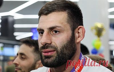 Дзюдоист Адамян сдерживал слезы при исполнении гимна РФ на турнире в ОАЭ. Турнир стал первым после решения исполкома Международной федерации дзюдо вернуть российским спортсменам право соревноваться под флагом и с гимном страны