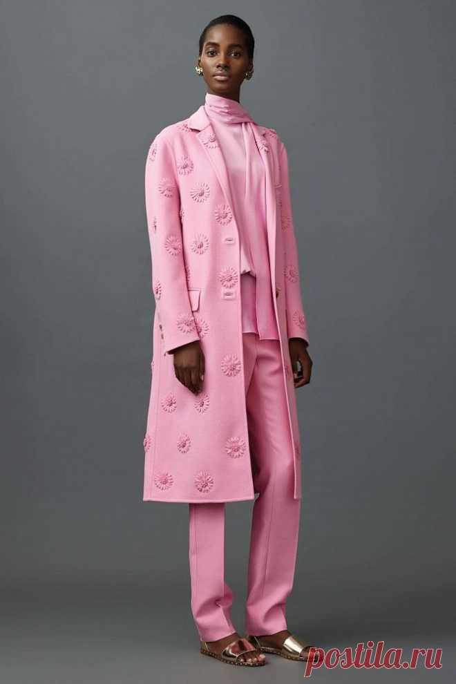 20 ярких образов из круизной коллекции от Valentino 2017