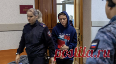 Певца Шарлота перевели в исправительную колонию общего режима. Певца Эдуарда Шарлота* перевели из колонии-поселения в исправительную колонию общего режима, сообщили в прокуратуре Самарской области. Читать далее