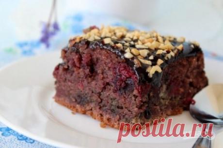 Рассыпчатый постный пирог с ягодами