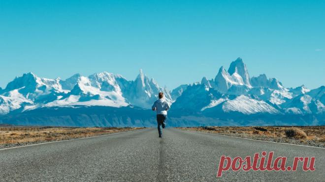 15 км бега, 775 отжиманий, 125 подъемов корпуса, 21 минута в парилке и купание в ледяном озере — лишь одна из тренировок Джесси Ицлера, описанных в книге «Месяц на пределе» (mif.to/predel). На этой неделе вы голосовали за главу из нее. Давайте читать.