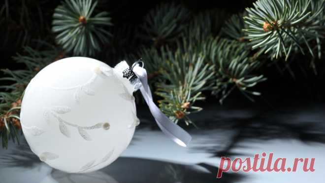 Скачать обои шарики, Новый Год, New Year, праздник, Christmas, украшения, Рождество, раздел новый год в разрешении 1366x768