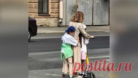 В России призвали увеличить штрафы для самокатчиков. В России нужно увеличить штрафы для самокатчиков за различные нарушения, в том числе – за езду вдвоем на одном электросамокате, считает председатель Ассоциации производителей детских товаров, работ и услуг Михаил Ветров, депутат ...