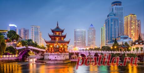 Самые популярные способы обмана в разных странах | Журнал "JK" Джей Кей Китай - родина чуть ли всех гуляющих по миру подделок, поэтому если вы не сторонник покупки реплик, будьте внимательны. Чаще всего туристам предлагают поддельный жемчуг и шелк. Впрочем, определить подделку не составит труда: внимательно посмотрите просверленное на жемчужине отверстие (у краев видно, что скрывается под покрытием), бросьте жемчужину на стол (натуральная отскочит, как мячик) и внимательно...