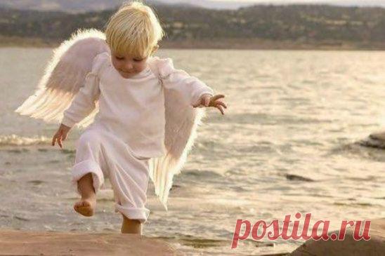 Если счастье до сих пор не пришло - значит, оно огромное и идёт маленькими шажками