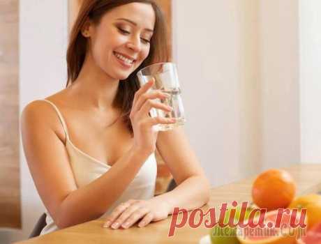 Что можно есть и пить на голодный желудок: 20 лучших продуктов и напитков натощак Чтобы организм был здоров, необходимо правильно питаться. Первый прием пищи очень важен, поэтому желательно следить за тем, что попадает в пустой желудок. Ведь многие продукты и напитки не рекомендует...