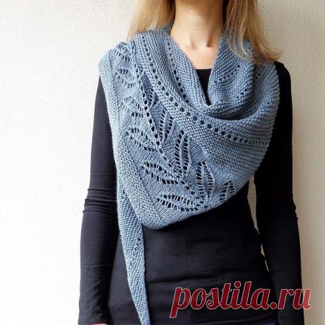 БАКТУС С ЛИСТЬЯМИ СПИЦАМИ SILVERLEAF
Треугольная шаль вяжется спицами поперек, с диагональной гладью и вогнутым верхним краем, чтобы красиво лечь вокруг шеи. В элегантной шали скомбинирована платочная вязка с дырочками и красивый ажурный узор с листьями.

Вязание шали начинается с нескольких петель от правого кончика, затем по мере движения к левому концу, шаль приобретает асимметричную треугольную форму, прибавляясь по верхнему краю и убавляясь по левому краю.

Материалы ...