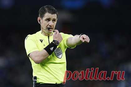 Турецкий футбольный судья завершил карьеру после избиения в матче чемпионата. Турецкий футбольный арбитр Халил Умут Мелер завершит судейскую карьеру после избиения в матче Суперлиги. О своем решении рефери сообщил коллегам, которые навестили его в больнице. «С этой работой для меня покончено. Я больше не могу продолжать», — заявил пострадавший арбитр.