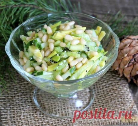 Рецепт: Салат "Кедровая ветка" из огурцов, авокадо и киви на RussianFood.com