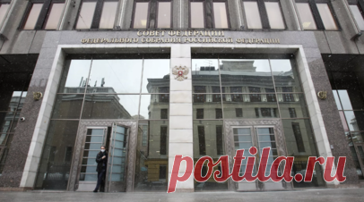 В Совфеде обсудили масштабы ущерба для бюджета от теневой занятости. Председатель комитета Совета Федерации по бюджету и финрынкам Анатолий Артамонов со ссылкой на данные Росстата сообщил, что на конец III квартала 2024 года более 15,8 млн жителей страны (21,3% трудоспособного населения) получали серые зарплаты. Читать далее