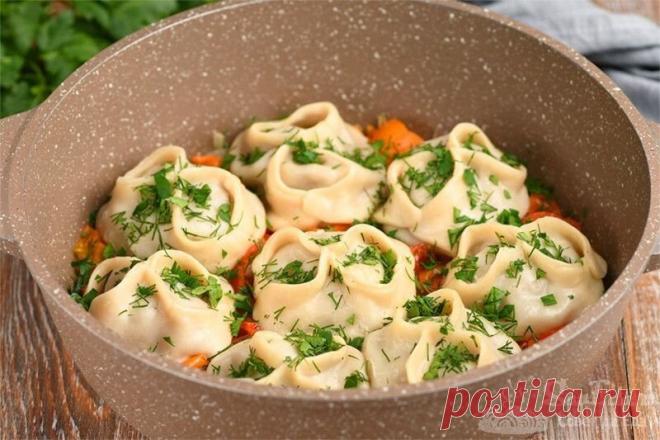 Готовлю манты без мантоварки, пароварки и решетки. Очень простой способ. Это замечательный способ приготовления мантов. Не потребуются мантоварка, пароварка или специальная решетка. Таким способом еще готовлю рыбу и разные изделия из фарша (уже делилась рецептами).