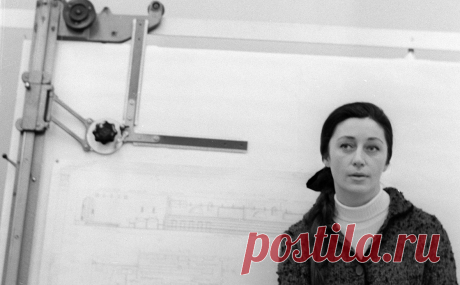 Умерла вдова писателя Кира Булычева, иллюстратор Кира Сошинская. Умерла художник-иллюстратор, переводчица и вдова писателя-фантаста Кира Булычева Кира Сошинская, сообщила РБК ее дочь Алиса Лютомская.