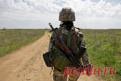 Марочко рассказал об увеличении числа женщин в ВСУ. Вооруженные силы Украины увеличивают число женщин, принимающих участие в боевых действиях. Об этом рассказал. военный эксперт, подполковник Луганской народной республики в отставке Андрей Марочко. Он отметил, что девушки могут занимать различные должности: как рядового, так и командного звена.