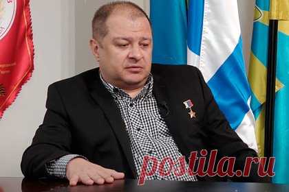 Сослуживец раскрыл подробности о службе в Чечне умершего генерала Золотухина. Смерть генерала Виктора Золотухина, участвовавшего в операции «Аргун» во время Второй чеченской войны, стала ударом для его сослуживцев. Он был профессионалом своего дела, рассказал «Ленте.ру» полковник пограничной службы Федеральной службы безопасности России, участник чеченской войны Руслан Кокшин.
