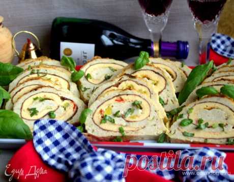 Куриный рулет с яичной прослойкой. Основные
куриный фарш
500 г
яйца куриные
1 шт.
тмин
1 щепотка
приправа для птицы
по вкусу
соль
по вкусу
лук-порей
1 ст. л.
Для омлетной начинки
яйца куриные
4 шт.
лук-порей
1 горсть
молоко
4 ст. л.
помидоры
½ шт.
соль
по вкусу
Дополнительно
сыр
1 горсть
сметана
2 ст. л.
растительное масло
3 ст. л.