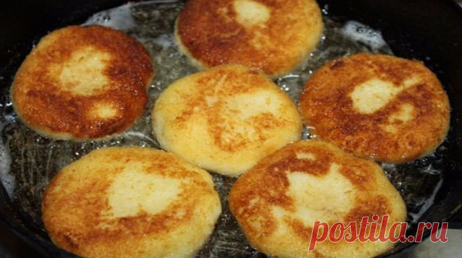 Рецепт вкусных манников на сковороде Такие манники намного вкуснее оладьей и сырников.  Вкус очень необычный.  Они получаются очень нежными и вкусными!