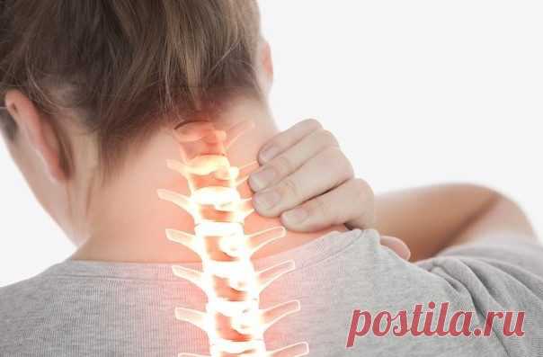 7 упражнений для шеи, которые можно делать где угодно / Будьте здоровы