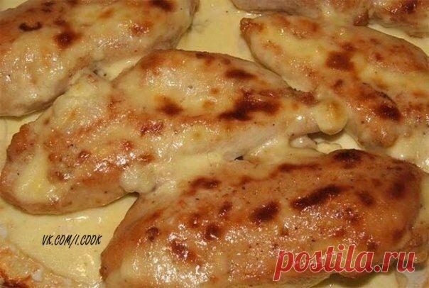 КУРИНАЯ ГРУДКА, ЗАПЕЧЕННАЯ В КЕФИРЕ